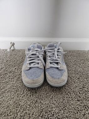 Nike Low Top Sneakers in Light Gray and Pale Blue